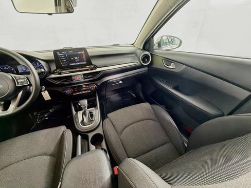 Used 2019 Kia Forte LXS FWD image 12
