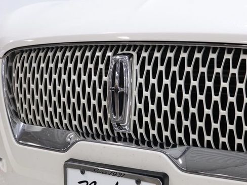 Used 2022 Lincoln Aviator Reserve w/ Equipment Group 201A RWD image 12