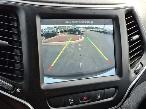 Certified 2021 Jeep Cherokee Latitude Lux w/ Comfort/Convenience Group image 22