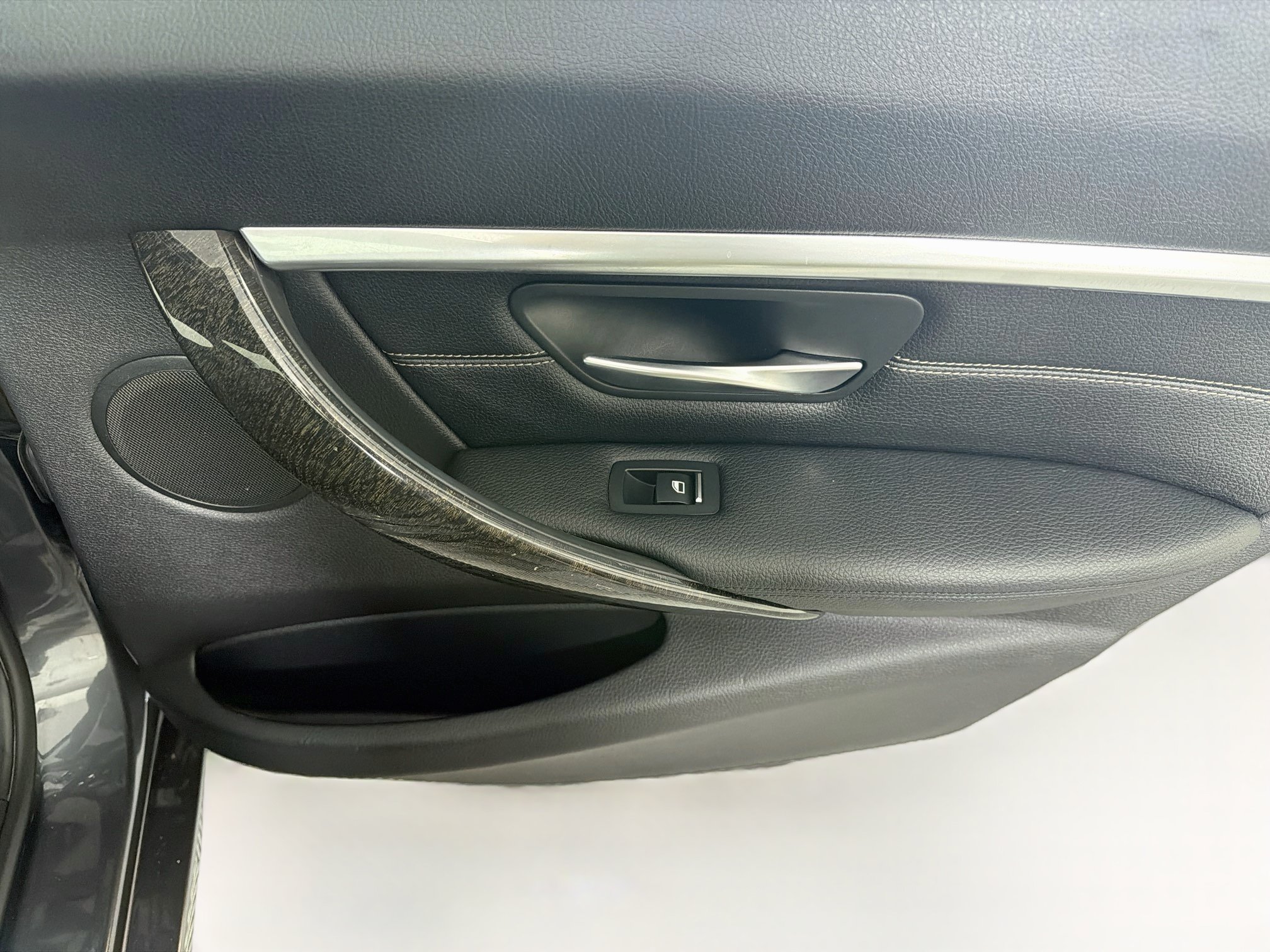 Used 2017 BMW 330i Sedan RWD image 30
