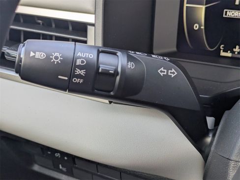 New 2025 Mitsubishi Outlander SEL image 29