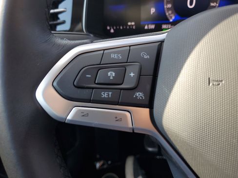 Used 2025 Volkswagen Jetta SE image 17