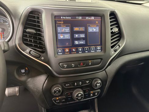 Used 2023 Jeep Cherokee Altitude Lux image 15