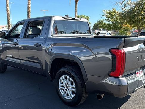 Used 2022 Toyota Tundra SR5 w/ Convenience Package image 4