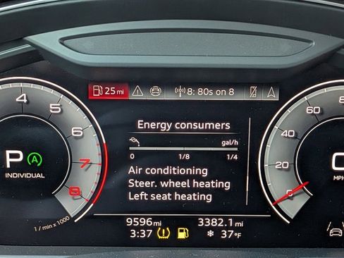 Used 2024 Audi Q8 Prestige w/ Prestige Package image 9