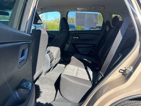 Used 2025 Nissan Rogue SV image 14