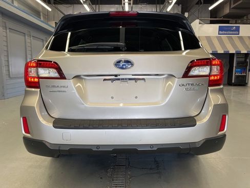 Used 2017 Subaru Outback 2.5i Limited image 6