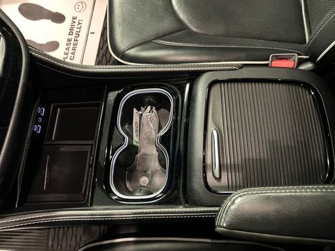 Used 2024 Chrysler Pacifica Limited w/ S Appearance Package image 21