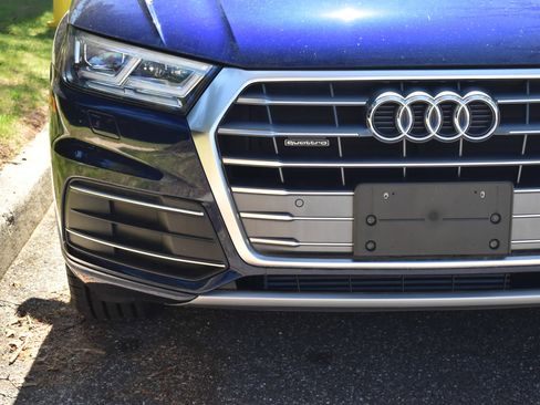 Used 2020 Audi Q5 2.0T Premium Plus w/ Premium Plus Package AWD/4WD image 13
