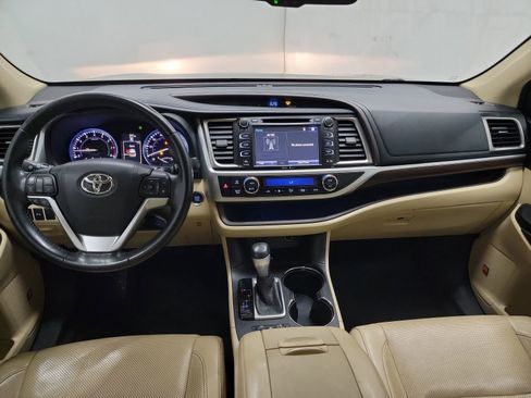 Used 2015 Toyota Highlander Limited image 15