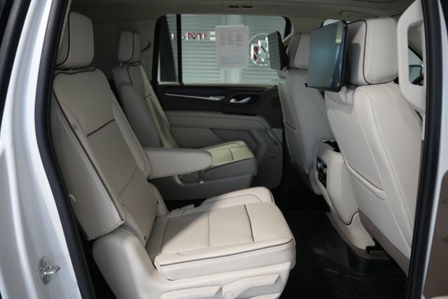 Used 2023 GMC Yukon XL Denali w/ Denali Reserve Package AWD/4WD image 21