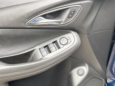 Used 2022 Buick Encore GX Select FWD image 16