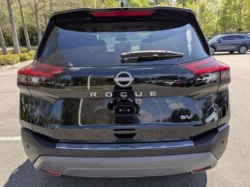 Used 2023 Nissan Rogue SV image 8