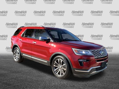 Used 2018 Ford Explorer Platinum image 2
