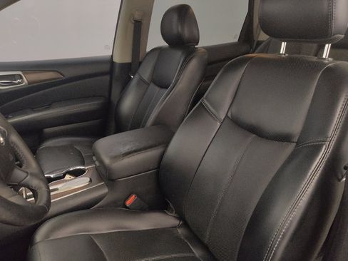 Used 2020 Nissan Pathfinder Platinum FWD image 17