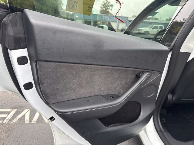 Used 2022 Tesla Model Y Long Range AWD/4WD image 14