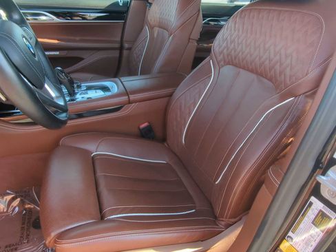 Used 2018 BMW 750i xDrive image 17