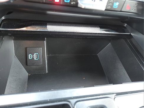 Used 2024 Ford F150 Lariat w/ FX4 Off-Road Package image 15