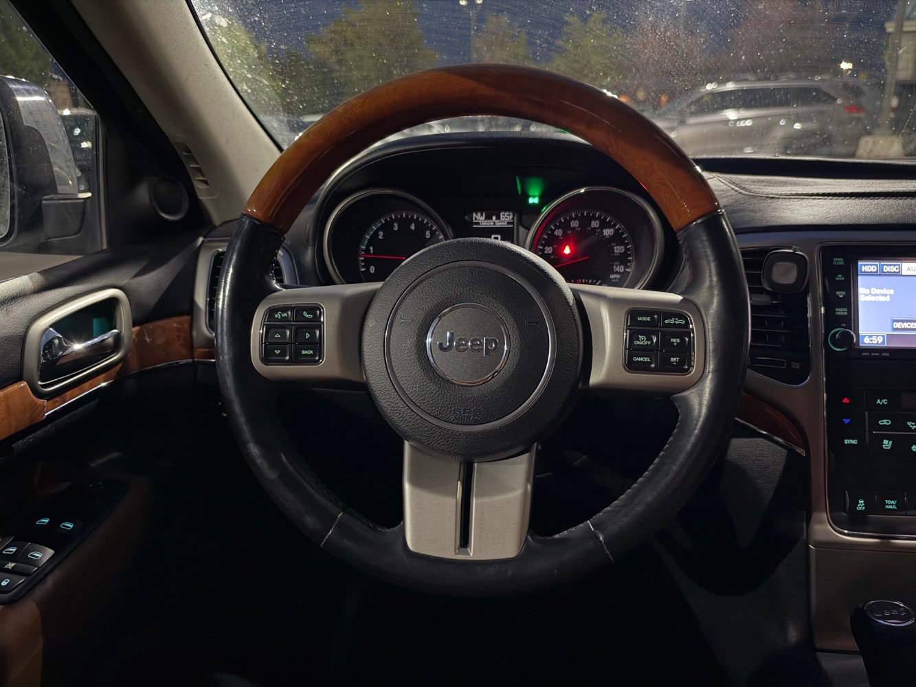 Used 2012 Jeep Grand Cherokee Overland AWD/4WD image 13