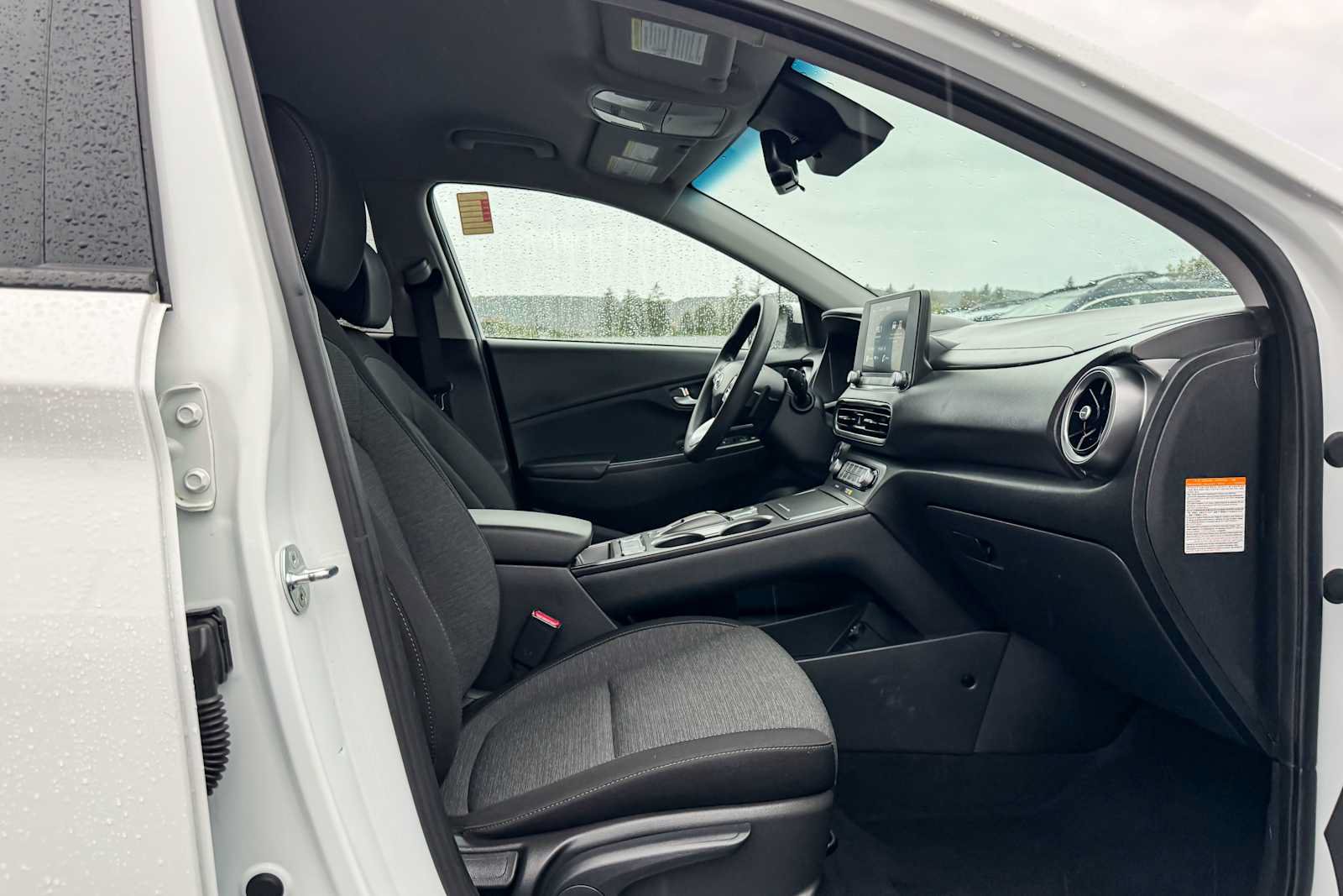 Used 2023 Hyundai Kona SE FWD image 9