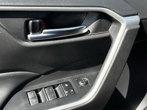 Used 2024 Toyota RAV4 XLE image 21