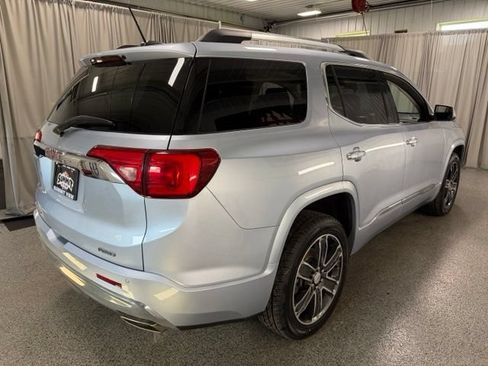 Used 2017 GMC Acadia Denali w/ Technology Package AWD/4WD image 4