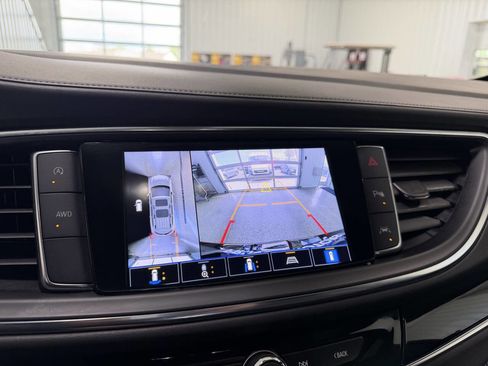 Used 2023 Buick Enclave Avenir AWD/4WD image 14