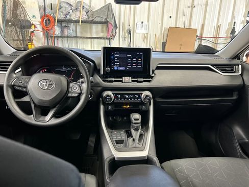 Certified 2025 Toyota RAV4 XLE AWD/4WD image 17
