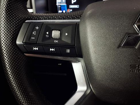 Used 2023 Mitsubishi Outlander SE image 20