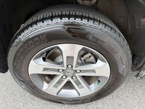 Used 2025 Honda Pilot EX-L image 17
