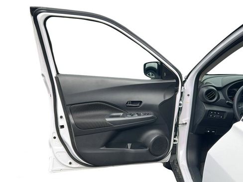 Certified 2025 Nissan Kicks Play S FWD image 26