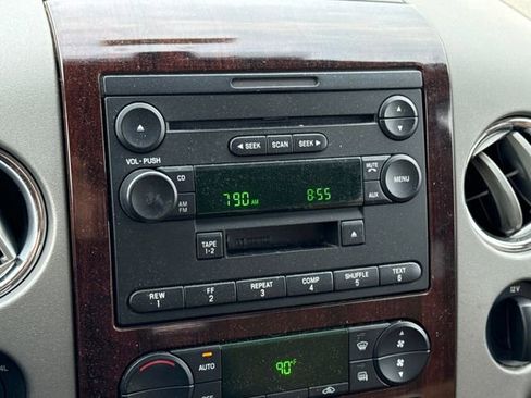 Used 2005 Ford F150 XLT image 25