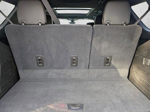 Used 2021 GMC Yukon Denali w/ Denali Premium Package image 6