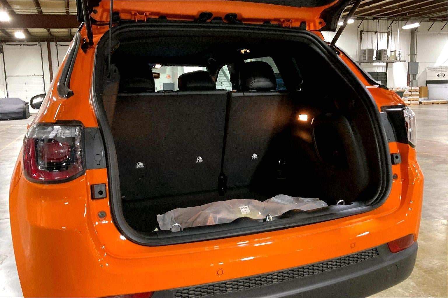 New 2026 Jeep Compass Limited w/ Sun, Sound & Navigation Group AWD/4WD image 5