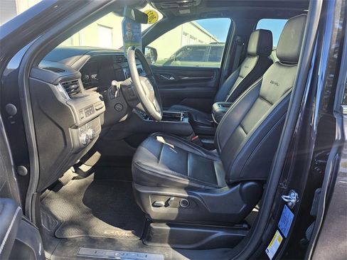 Used 2023 GMC Yukon XL Denali image 23