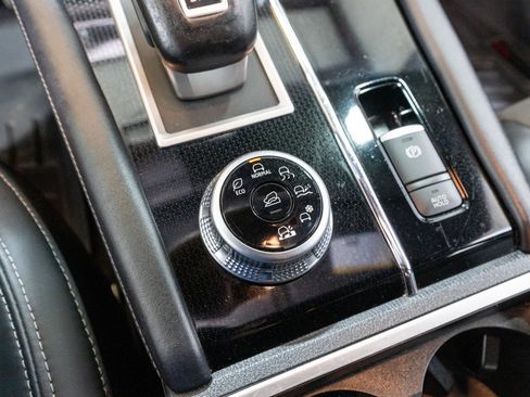 Used 2023 Mitsubishi Outlander SE Black Edition AWD/4WD image 21