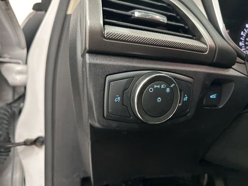 Used 2020 Ford Fusion SE image 18