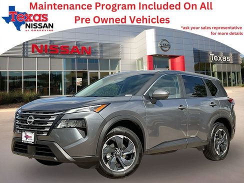 Used 2025 Nissan Rogue SV image 1