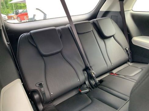 Used 2024 Kia Carnival LX image 50