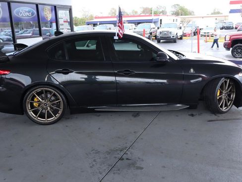 Used 2019 Alfa Romeo Giulia Ti Sport w/ Quick Order Package 22U Sport image 4