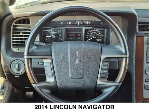 Used 2014 Lincoln Navigator 4WD image 13