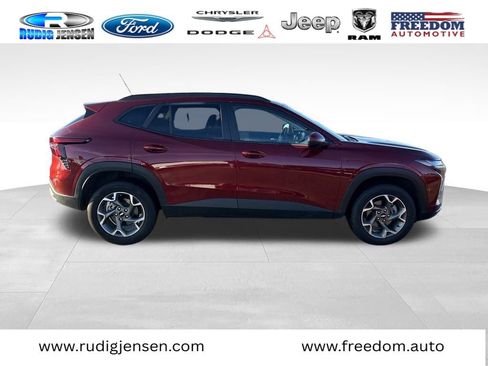 Used 2025 Chevrolet Trax LT image 4