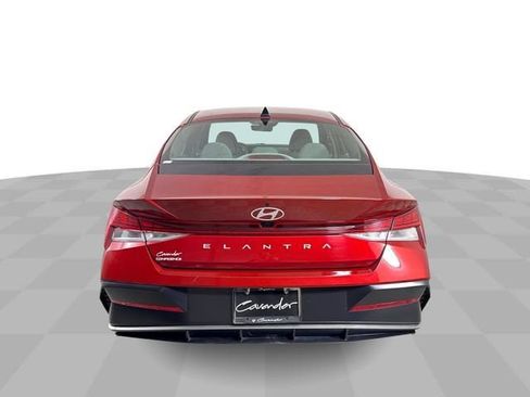 Used 2025 Hyundai Elantra SEL FWD image 7