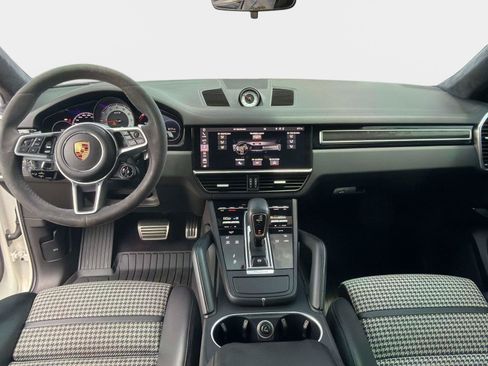 Used 2021 Porsche Cayenne GTS AWD/4WD image 15