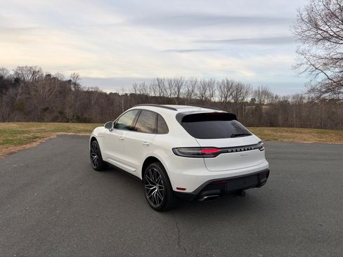New 2026 Porsche Macan image 3