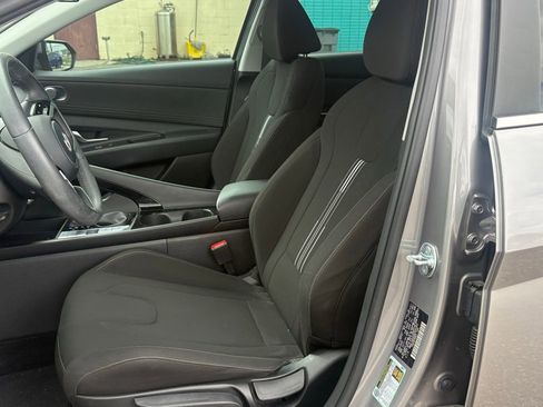 Used 2024 Hyundai Elantra SEL w/ Convenience Package image 9