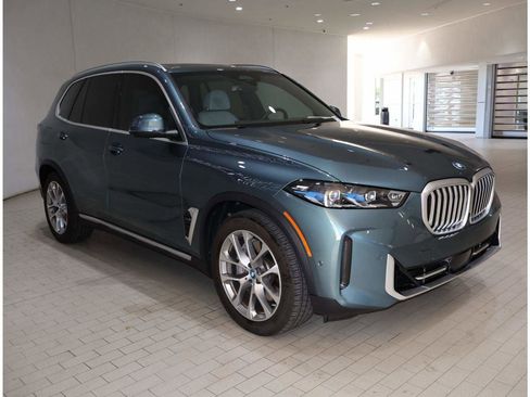 Certified 2024 BMW X5 xDrive50e w/ Premium Package AWD/4WD image 9