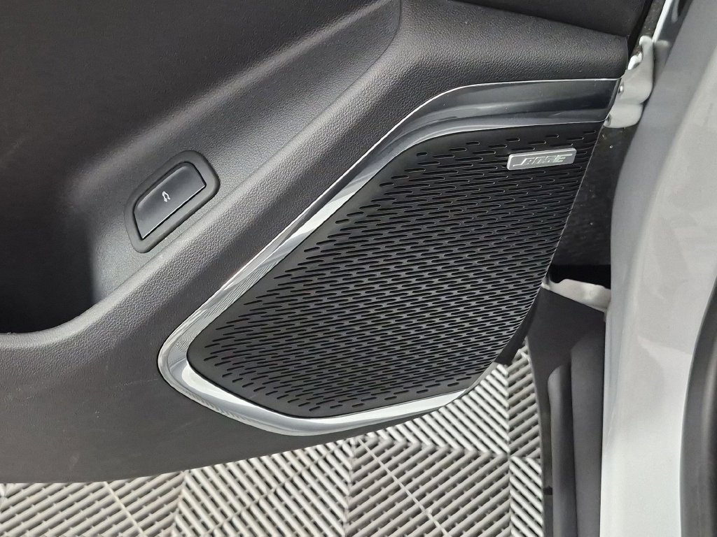 Certified 2025 GMC Acadia Elevation FWD image 15