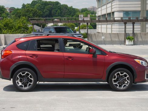 Used 2016 Subaru Crosstrek 2.0i Premium image 38