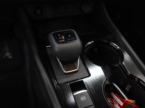 Used 2024 Nissan Rogue SV w/ SV Premium Package image 20